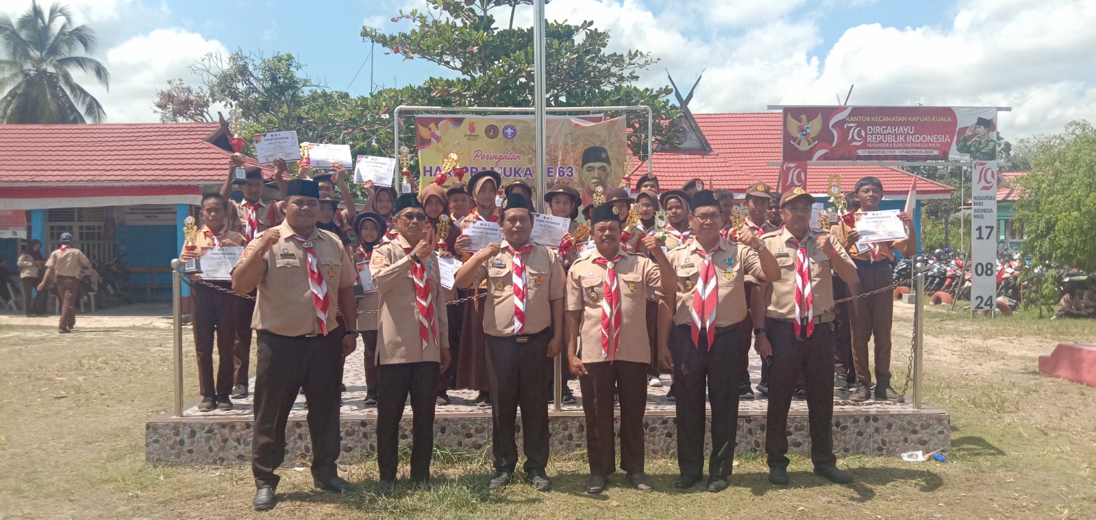 upacara-peringatan-hari-pramuka-ke-63-tahun-2024-di-kecamatan-kapuas-kuala