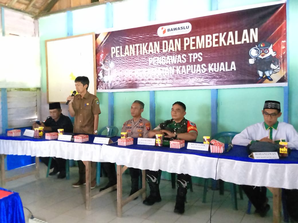 pelantikan-dan-pembekalan-pengawas-tps-se-kecamatan-kapuas-kuala