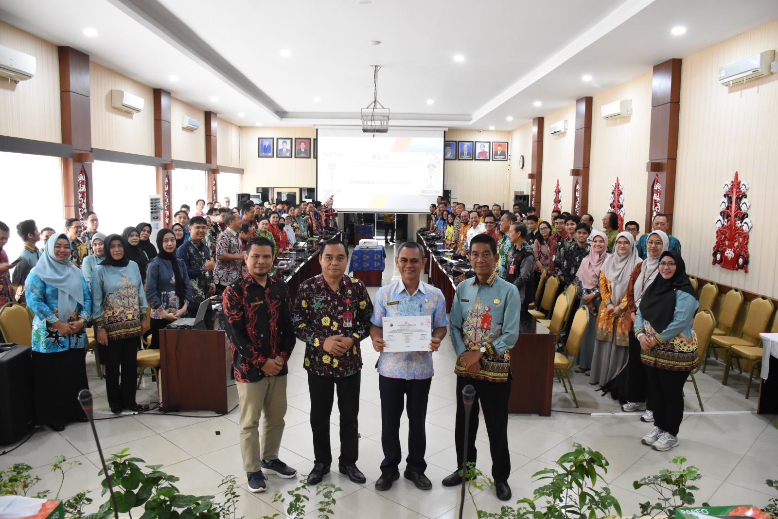 rencana-aksi-forum-satu-data-indonesia-tingkat-daerah-kabupaten-kapuas-dengan-agenda-pendantanganan-komitmen-bersama-dan-penyepakatan-data-prioritas-e-walidata-portal-data-tahun-2025