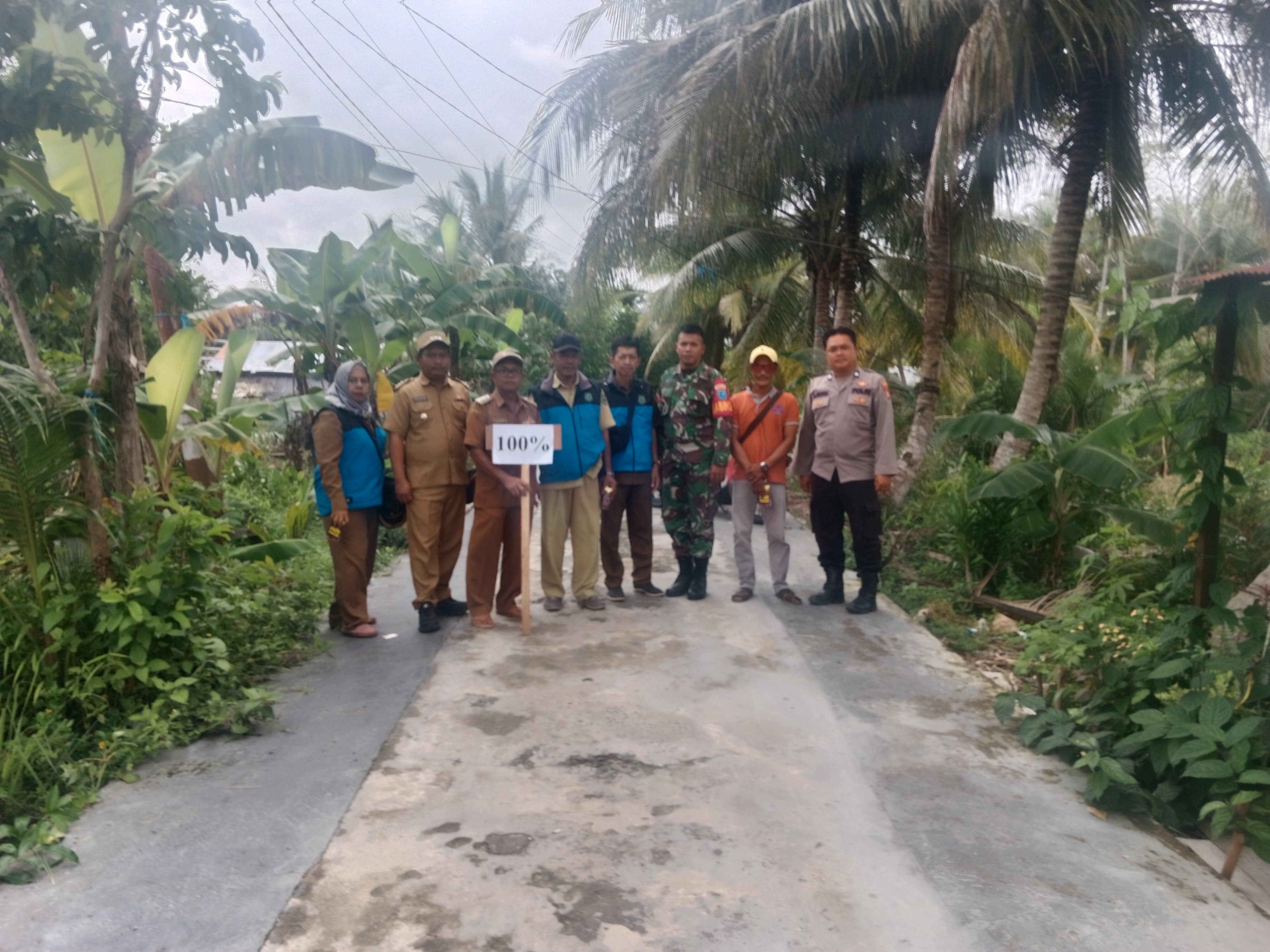 camat-kapuas-kuala-cek-jalan-desa-dalam-rangka-monev-dana-desa-dd-desa-batanjung-ta-2023