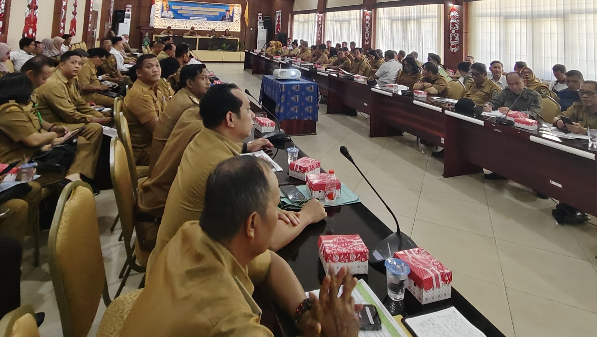 camat-kapuas-kuala-hadiri-rapat-rapim-tepra-kabupaten-kapuas