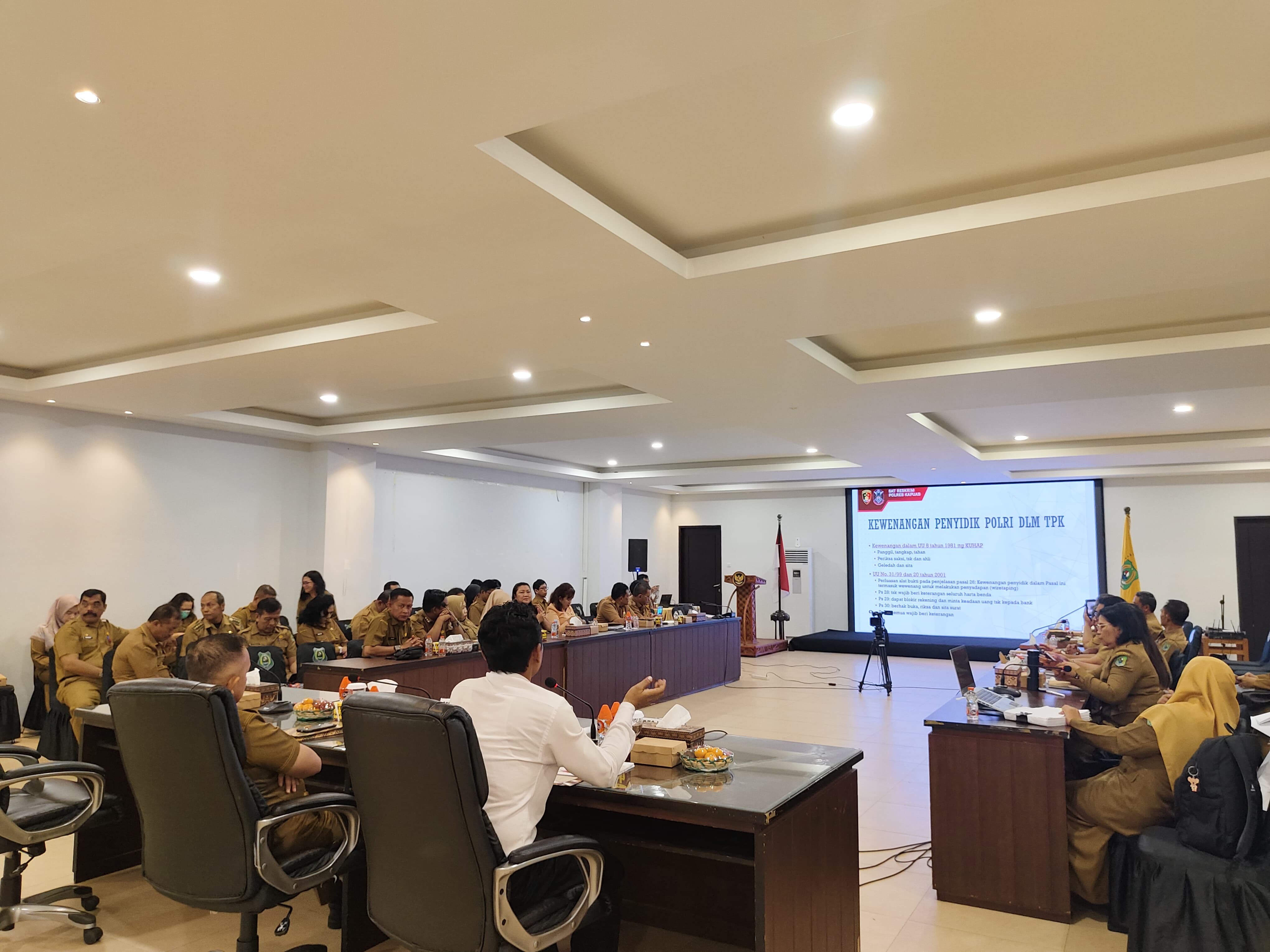 camat-kapuas-kuala-hadiri-peringatan-hari-antikorupsi-sedunia-di-aula-rujab-bupati-kapuas