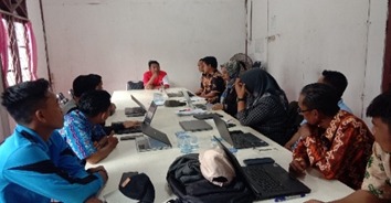 penyampaian-aplikasi-siskeudes-tahun-2024-kepada-pemerintah-desa-di-kecamatan-kapuas-kuala