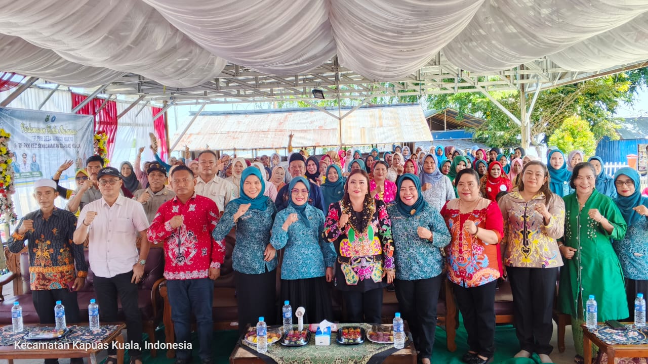 kecamatan-kapuas-kuala-gelar-pertemuan-rutin-bulanan-tp-pkk-meriahkan-dengan-lomba-kebaya-hari-kartini