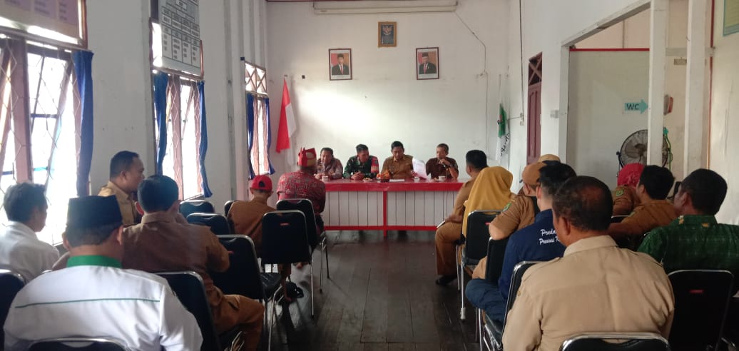 camat-kapuas-kuala-pimpin-rapat-pembentukan-panitia-hut-ri-ke-79-tingkat-kecamatan-kapuas-kuala