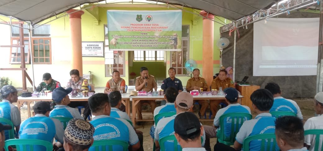pelatihan-kelompok-tani-di-desa-wargo-mulyo-dibuka-oleh-camat-kapuas-kuala