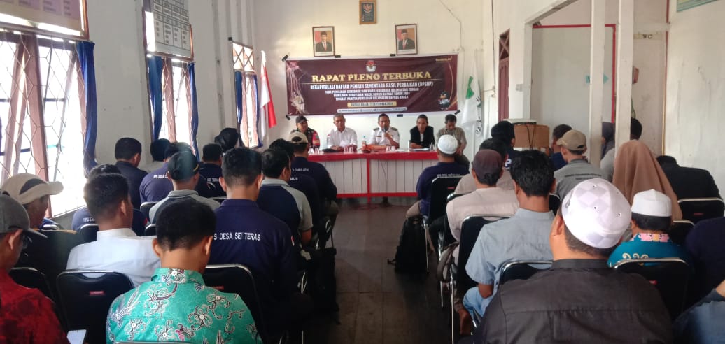 pleno-terbuka-ppk-kapuas-kuala-verifikasi-daftar-pemilih-sementara-hasil-perubahan-dpshp-untuk-pilkada-2024