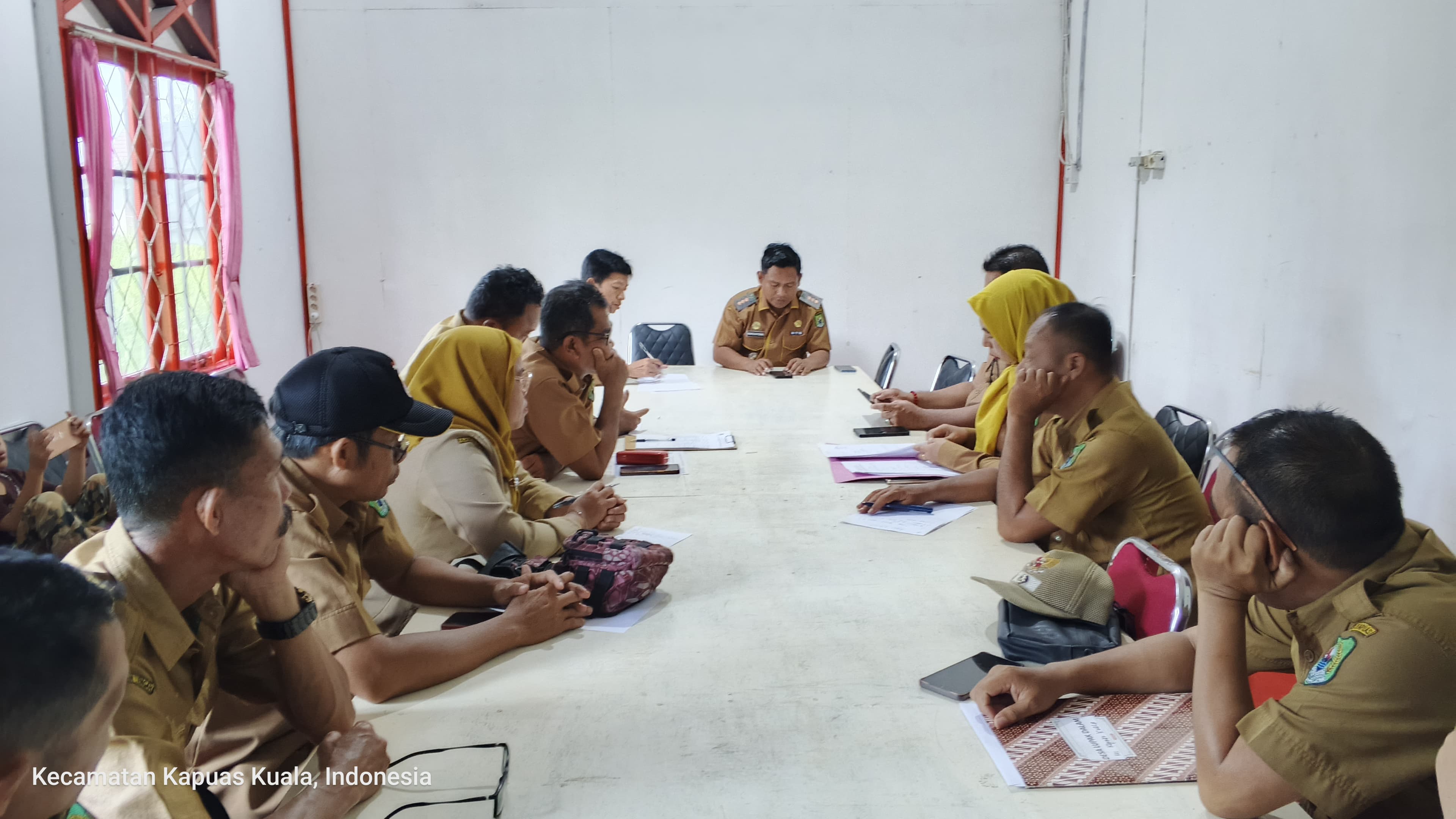 camat-kapuas-kuala-pimpin-rapat-koordinasi-kepala-desa-se-kecamatan-kapuas-kuala